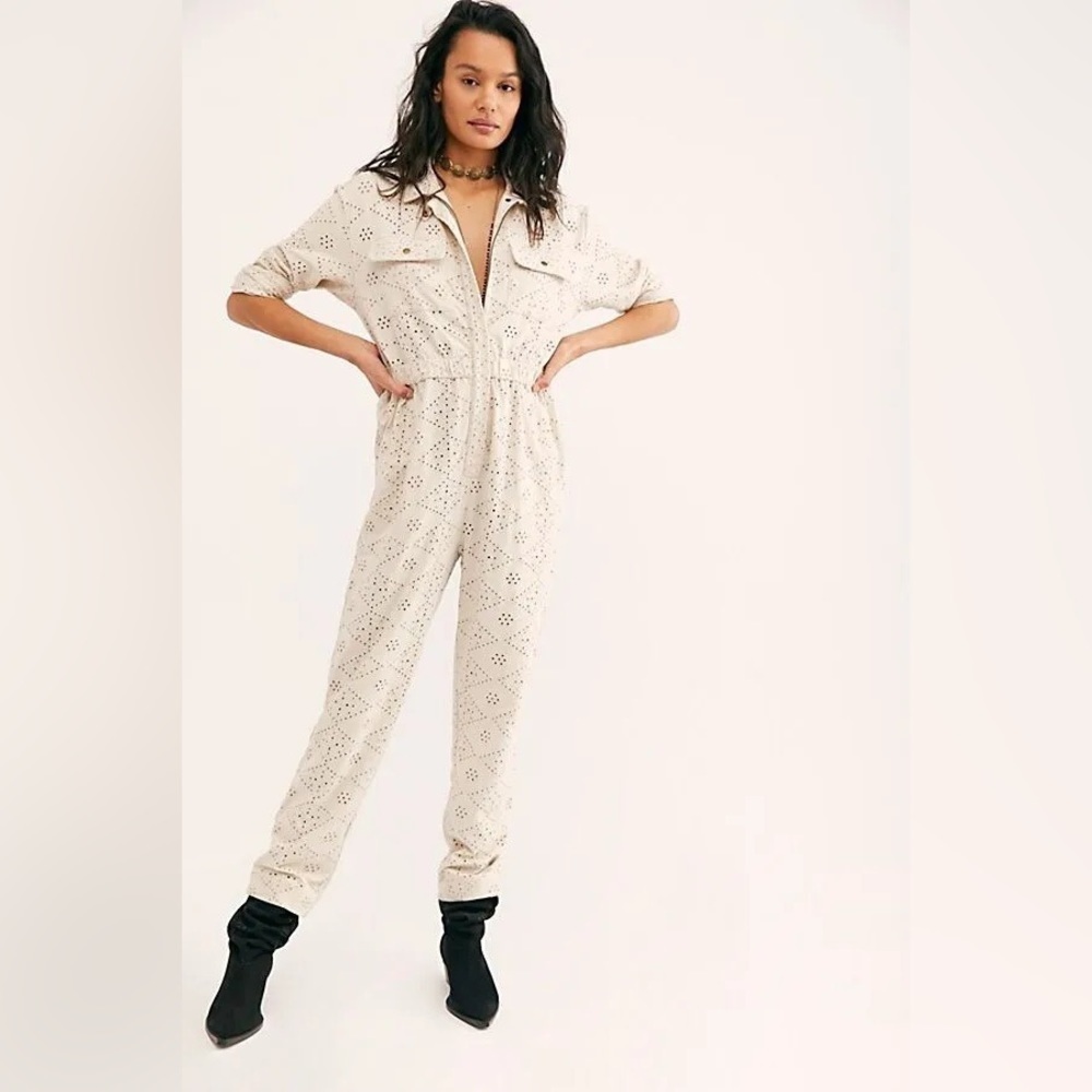 🌸Free People Eyelet Jumpsuit